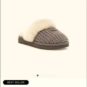 Ugg- Women’s Cozy Slipper
